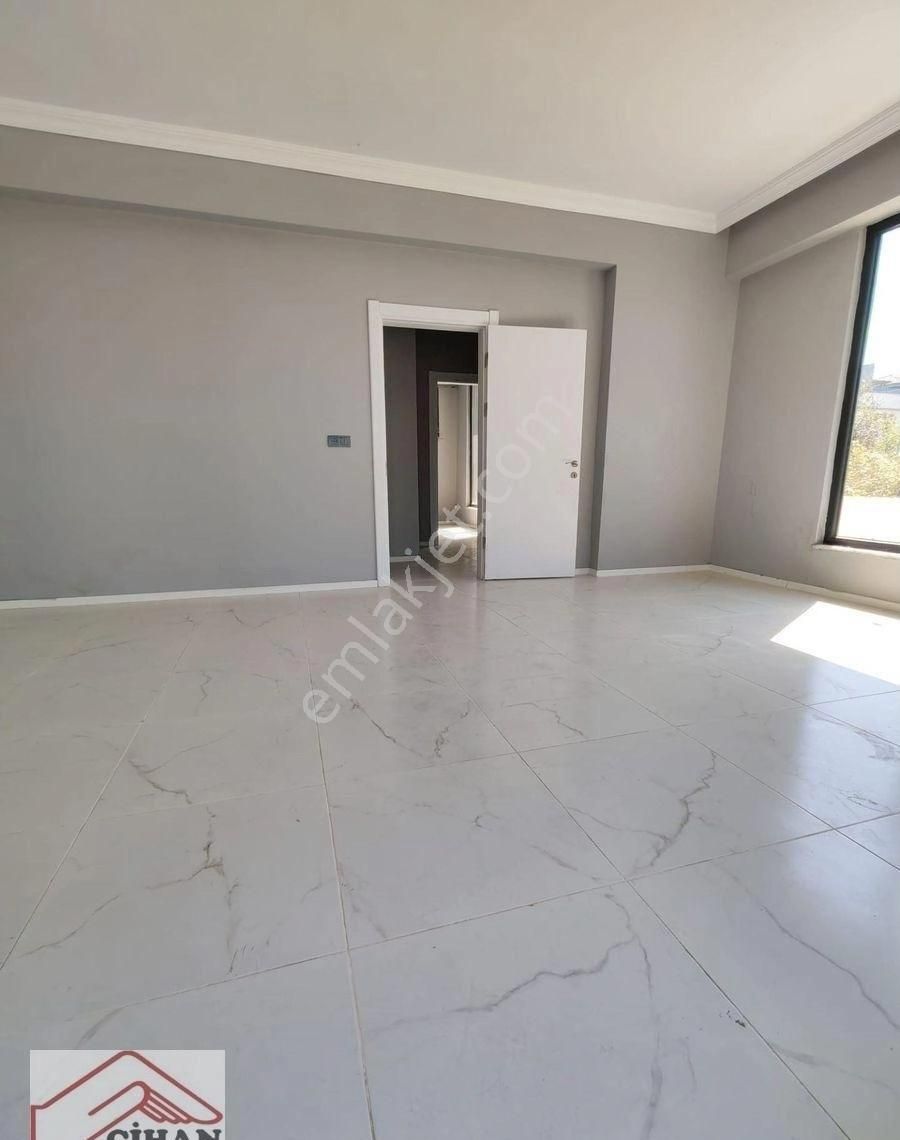 Aziziye Mah. Cadde Üzerinde Havuzlu Site İçerisinde 3+1 Tribleks - Görsel 5