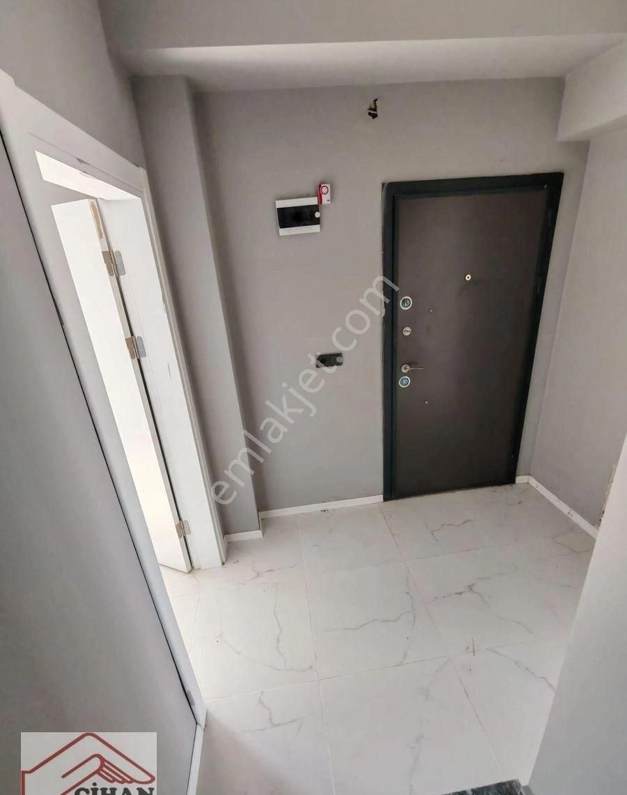 Aziziye Mah. Cadde Üzerinde Havuzlu Site İçerisinde 3+1 Tribleks - Görsel 6