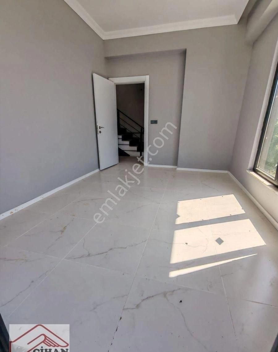 Aziziye Mah. Cadde Üzerinde Havuzlu Site İçerisinde 3+1 Tribleks - Görsel 11