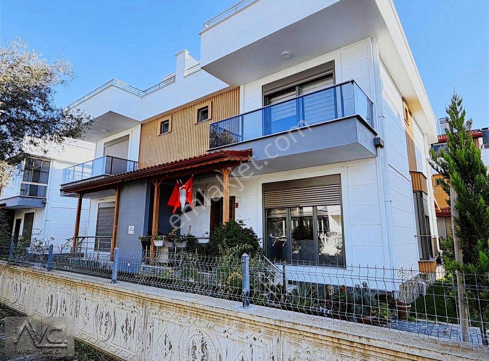 Avcı'dan Güre 0 Triplex Ayrı Mutfak Geniş Teras Ebeveny Banyo