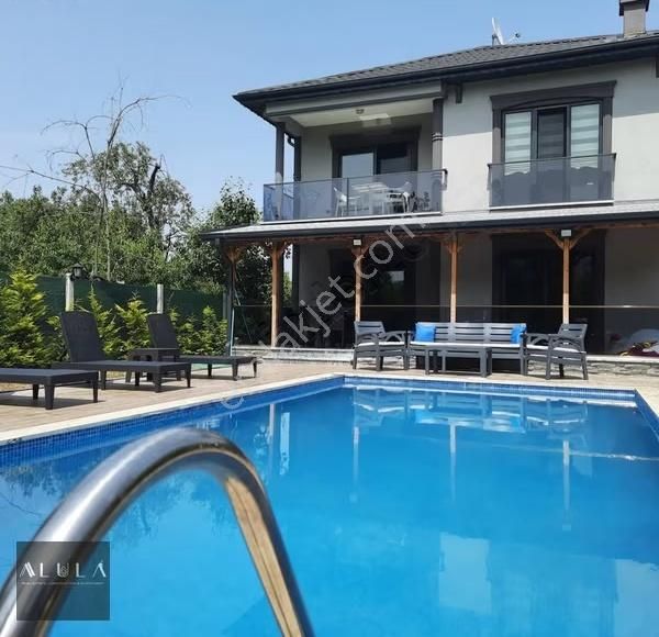 Kartepe Maşukiye'de Kiralık Eşyalı Isıtmalı Havuzlu 4+1 Villa - Görsel 15