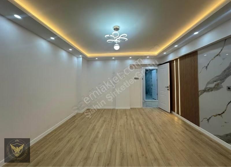 Metrobüse 5'dk Merkezi Konumda Şık Tasarımlı 2+1 Dairemiz... - Görsel 2