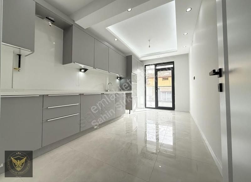 Beylikdüzü Merkez'de Metrobüse Yakın Oturuma Hazır 2+1 Dairemiz. - Görsel 3