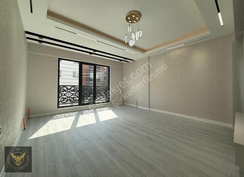 Beylikdüzü Merkez'de Metrobüse Komşu 3+1 Şık Tasarımlı Dairemiz - Görsel 4