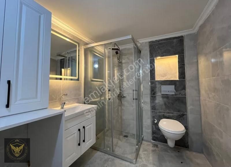 Bölgenin En Geniş M2'li Metrobüse Komşu 2+1 Giriş Kat Dairesi - Görsel 9