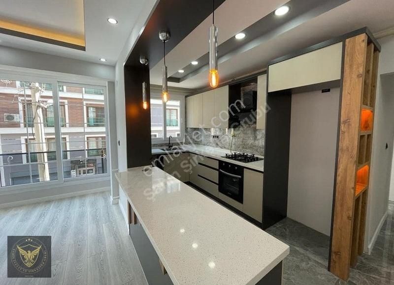 Metrobüse Yürüme Mesafesinde Ultra Lüks 1+1 Fırsat Dairemiz