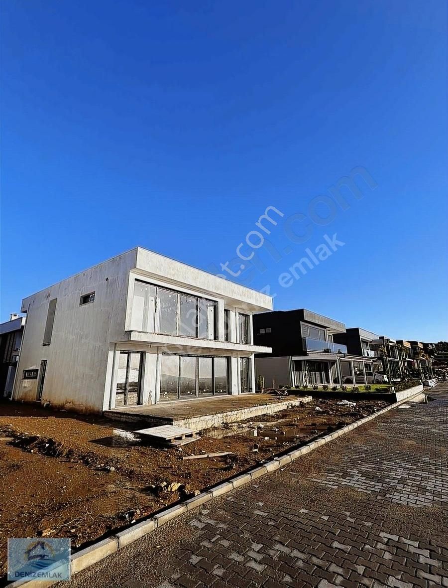 Denize Sıfır 5+1 Site İçinde Müstakil Villa - Görsel 29