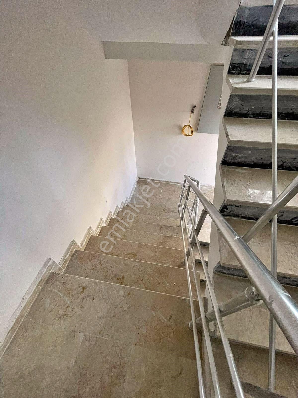 Afyon Üçok Emlaktan Mareşal De Satılık 3+1 Lüx Sıfır Ayarında Daire - Görsel 3