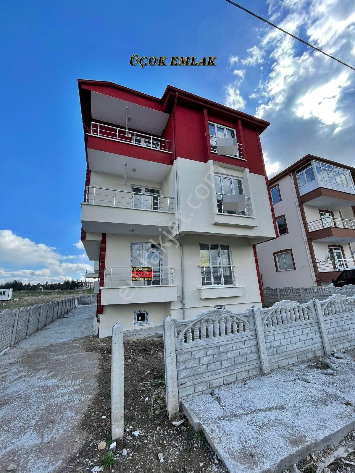 Afyon Üçok Emlaktan Mareşal De Satılık 3+1 Lüx Sıfır Ayarında Daire