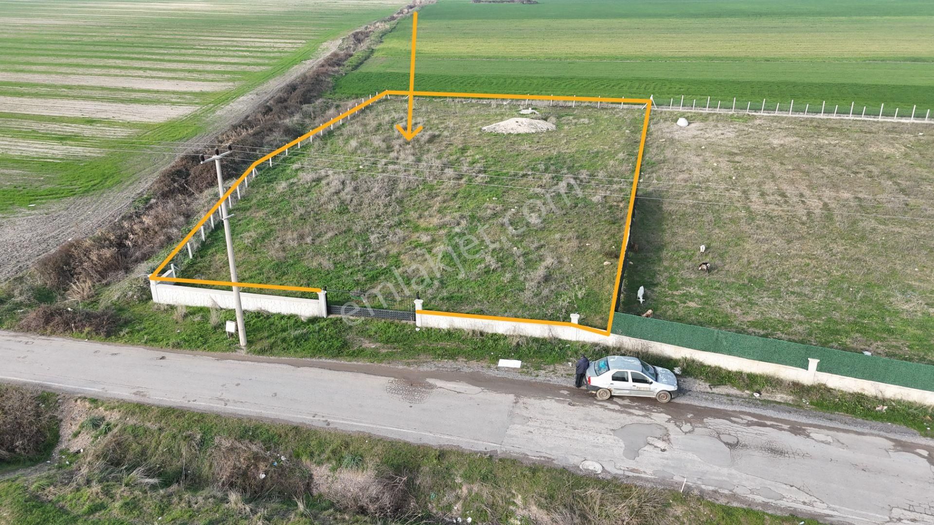 İzmir Menderes Merkezde 2600m2 Sondajlı Asvalt Yolu Depo Atolye Sera Yeri