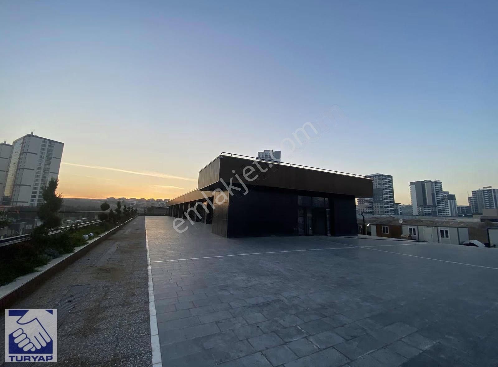 Bordo Yaşamda 2+1 Ebeveyn Banyolu Merkezi Konumda Harika Satılık - Görsel 2