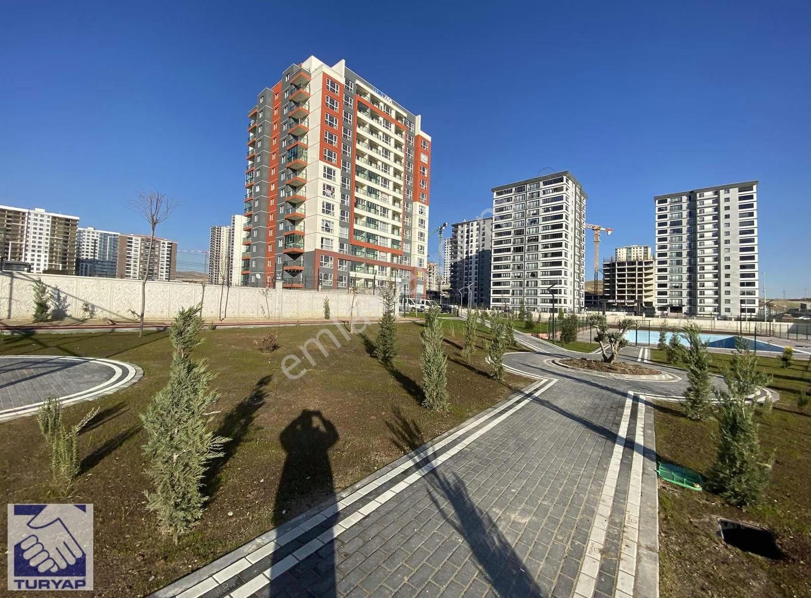 Merkez De Yeni Sitede Sıfır Hiç Kullanılmamış Eşyalı Kiralık - Görsel 3
