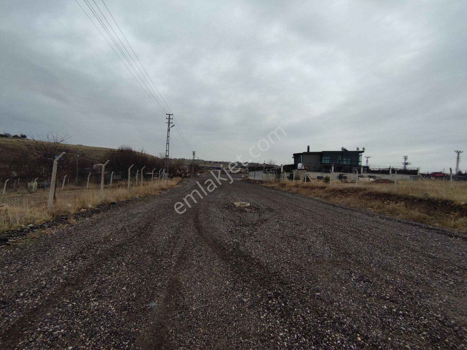 Gicikte 776 M2 İmarlı Tek Tapu Merkeze Yakın Tel Örgülü Arsa - Görsel 3