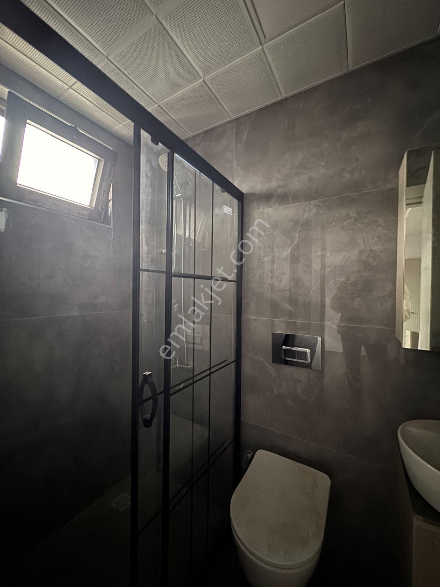 Kızıltoprak Mrk Konumda Lüks Yapılı Geniş 4+1 Dubleks - Görsel 15