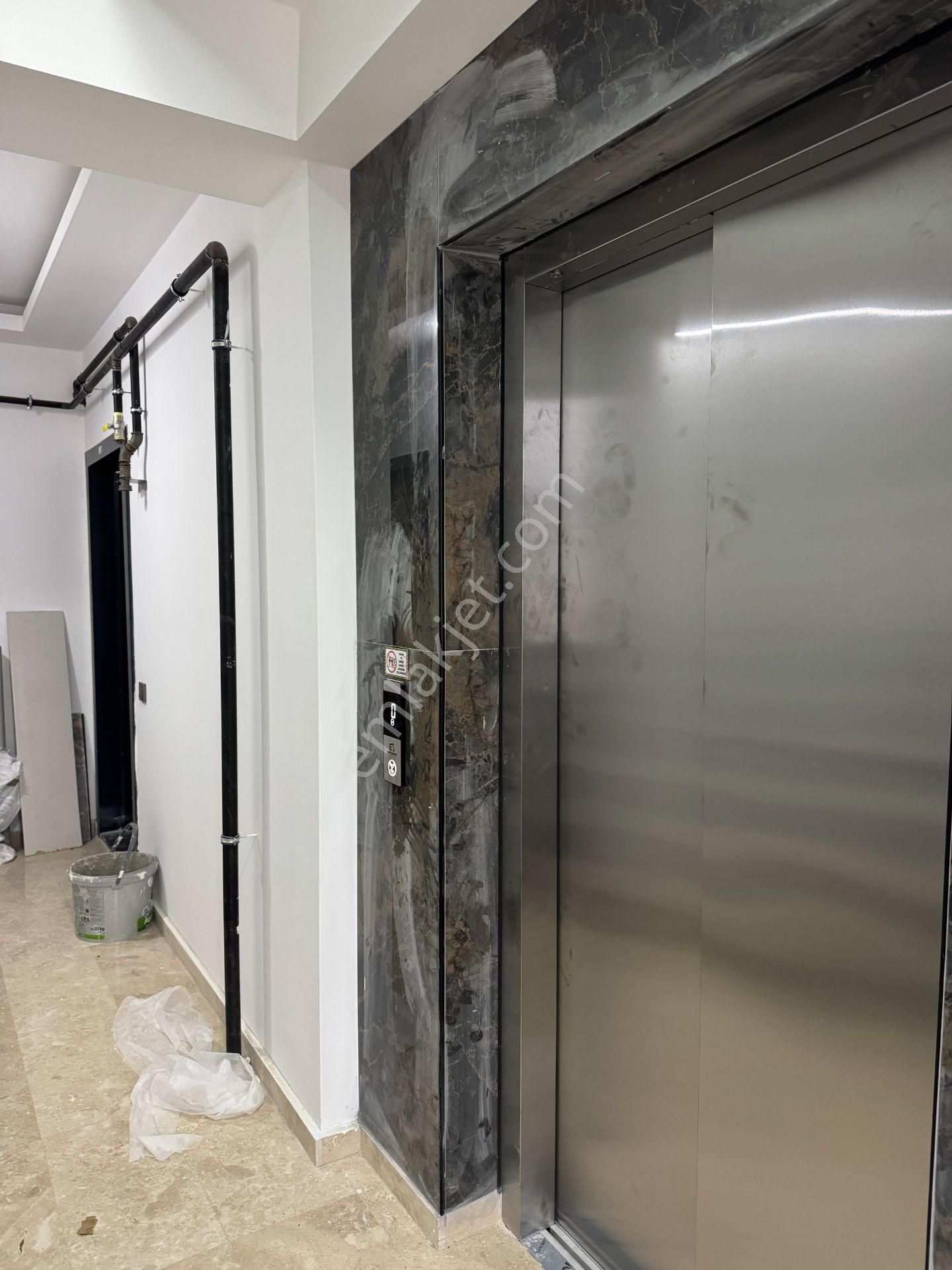 Kızıltoprak Mrk Konumda Lüks Yapılı Geniş 4+1 Dubleks - Görsel 27