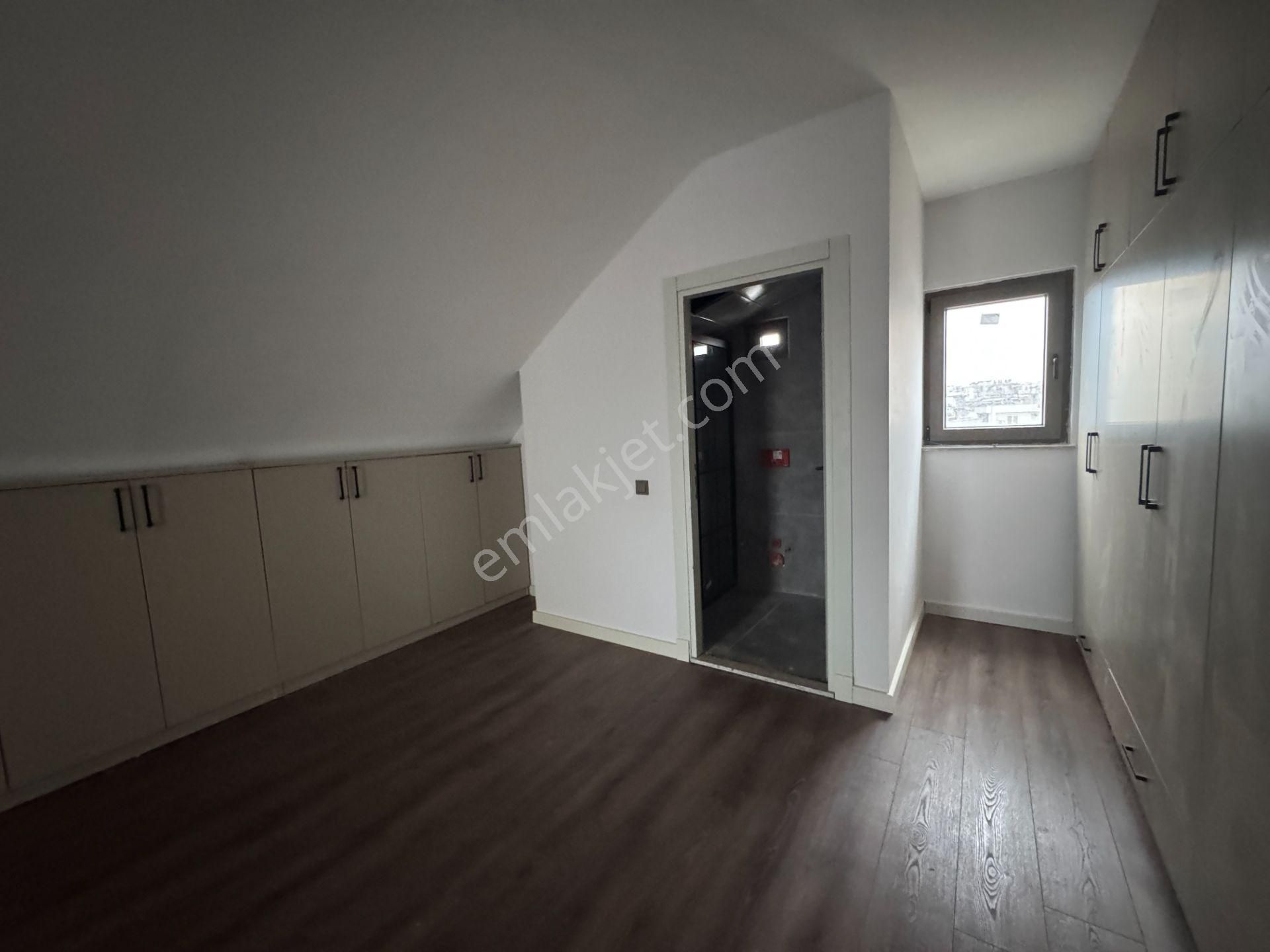 Kızıltoprak Mrk Konumda Lüks Yapılı Geniş 4+1 Dubleks - Görsel 24