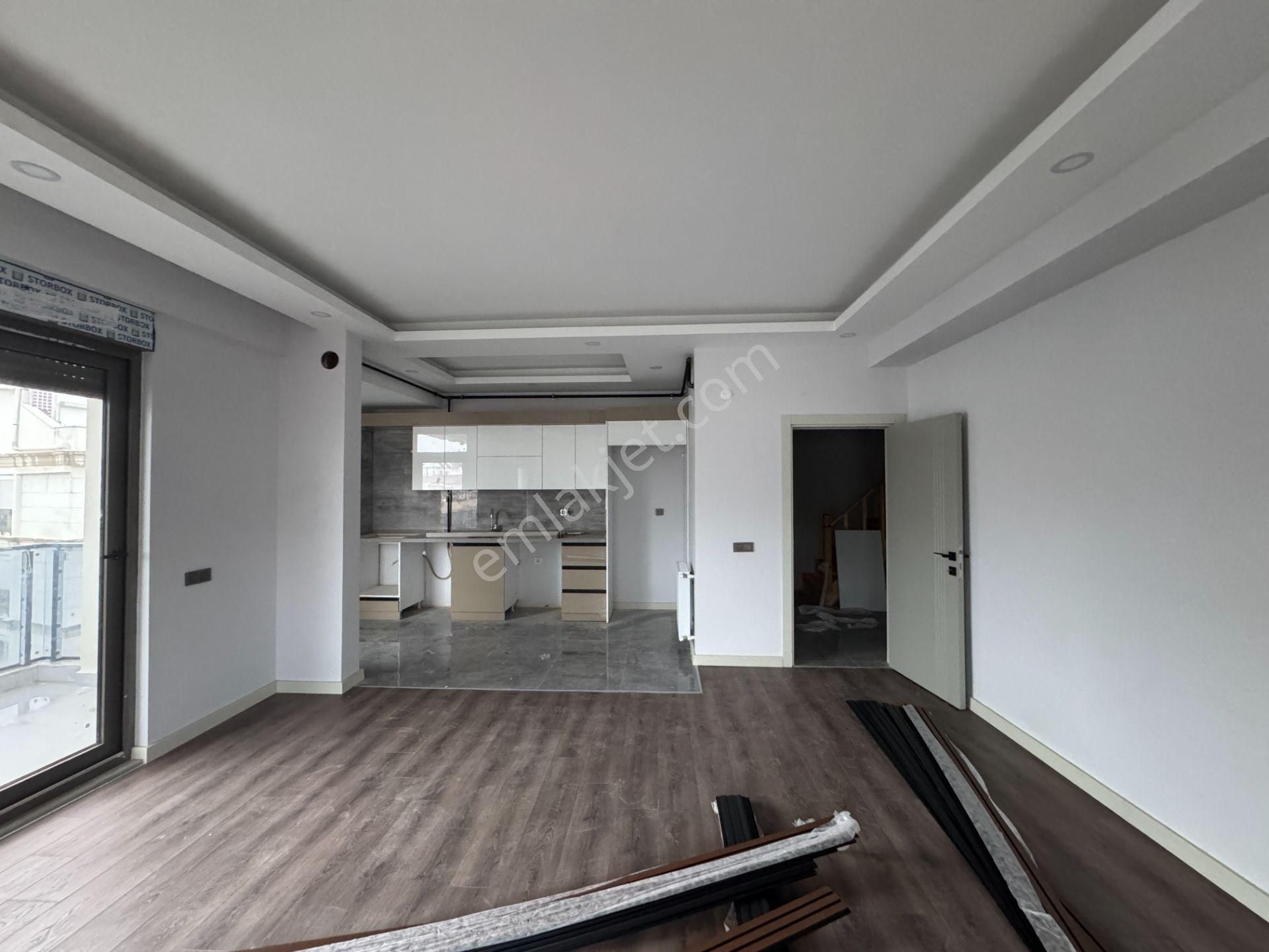 Kızıltoprak Mrk Konumda Lüks Yapılı Geniş 4+1 Dubleks - Görsel 3