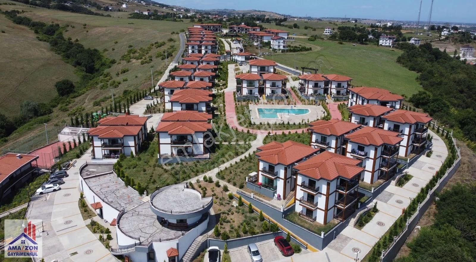 Dereköy Havuzlu Sitede 3+1 Yazlık Daire