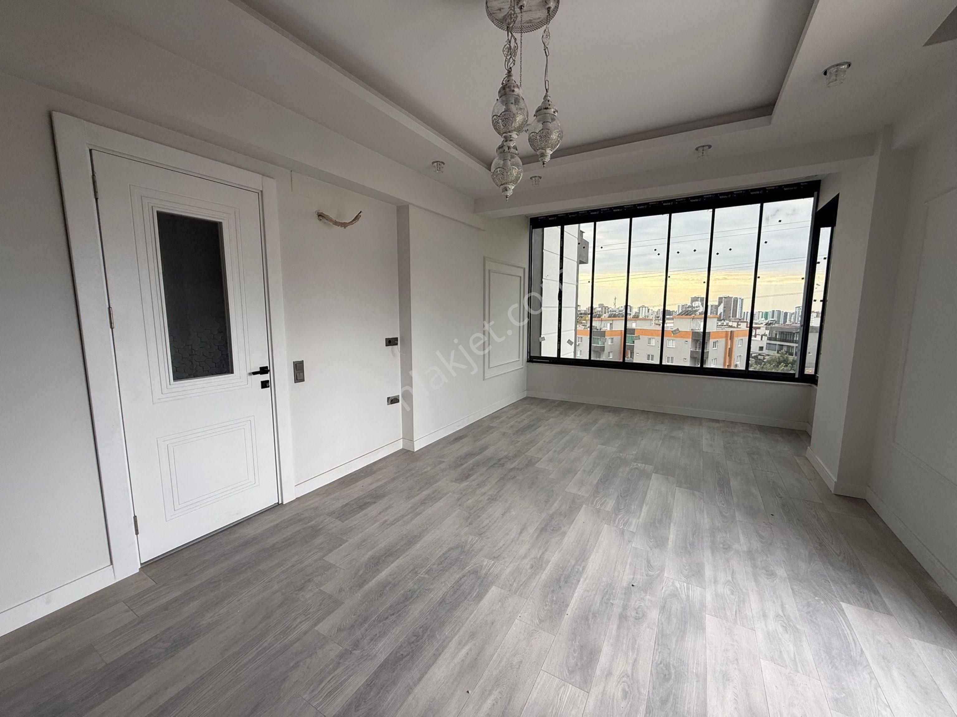 Dream Home’dan Eski Mezitli Şehrin Kalbinde Modern Tasaramlı Ara Kat 2+1 - Görsel 4