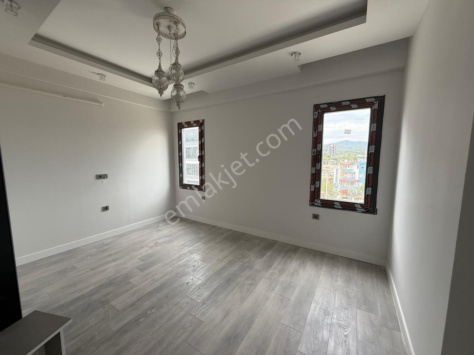 Dream Home’dan Eski Mezitli Şehrin Kalbinde Modern Tasaramlı Ara Kat 2+1 - Görsel 6