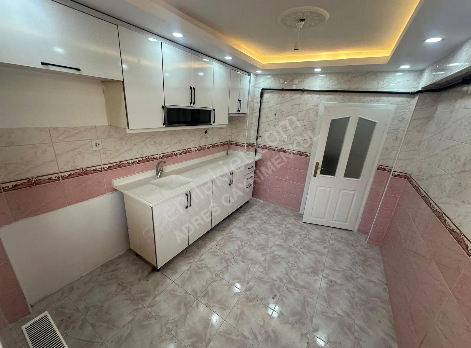 Adres'den Selçuklu'da Masrafsız Güzel Lokasyon 3+1 Daire - Görsel 12