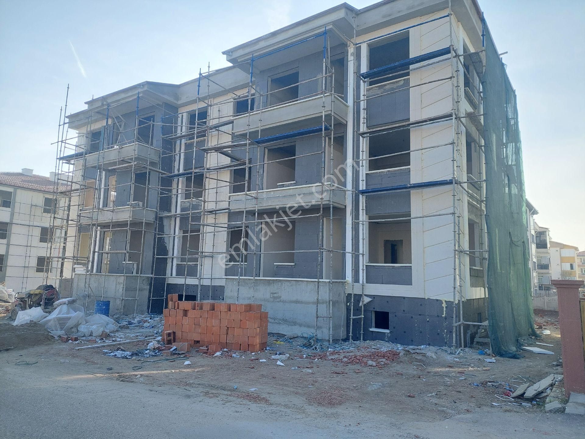 Prestij Emlaktan Kanlıca Mahallesi 3+1 Satılık Sıfır Daireler