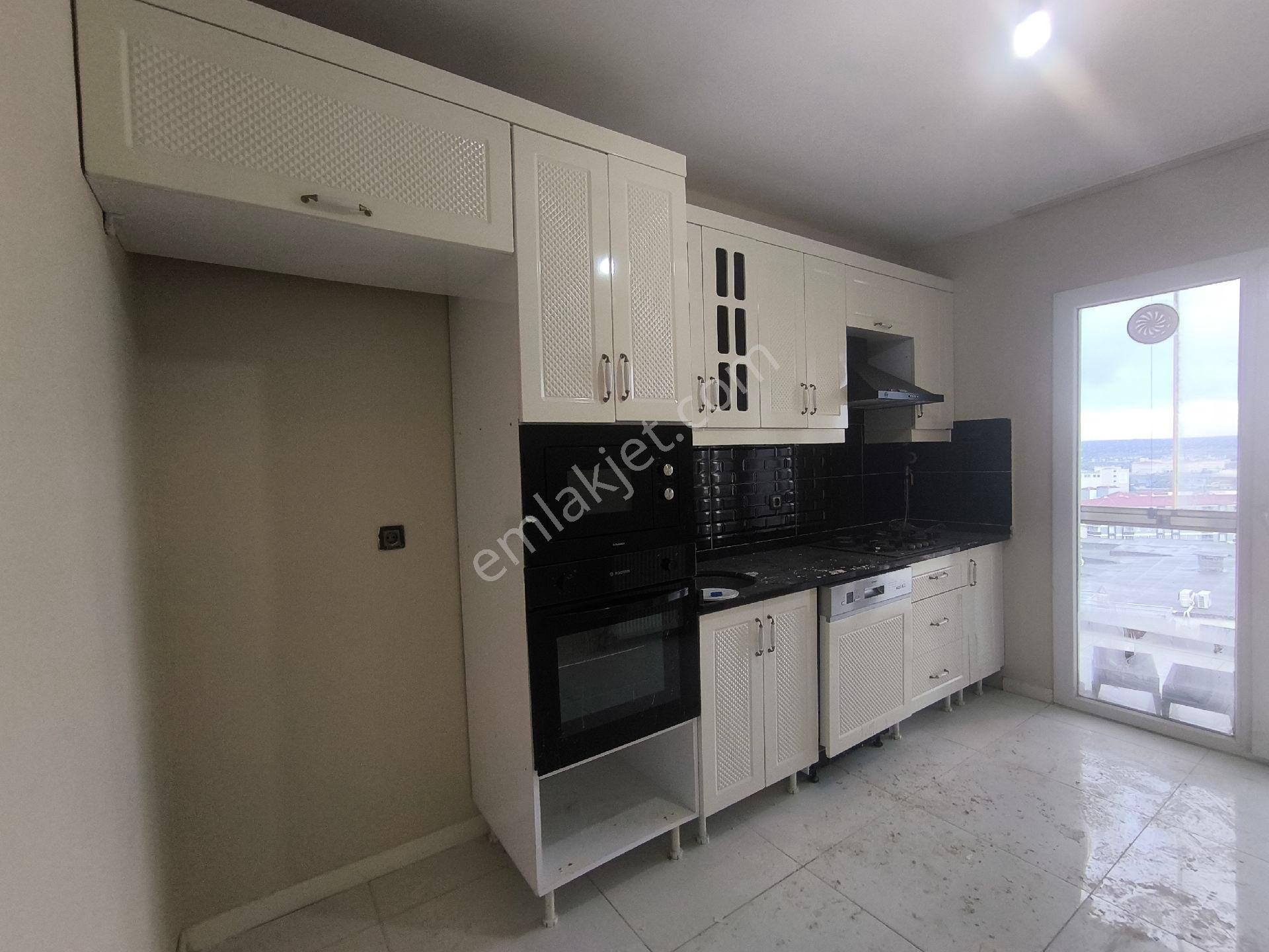 Fa Özbir'den İstasyonda Havuzlu Site İçi Çift Girişli Dublex 5+1 - Görsel 3