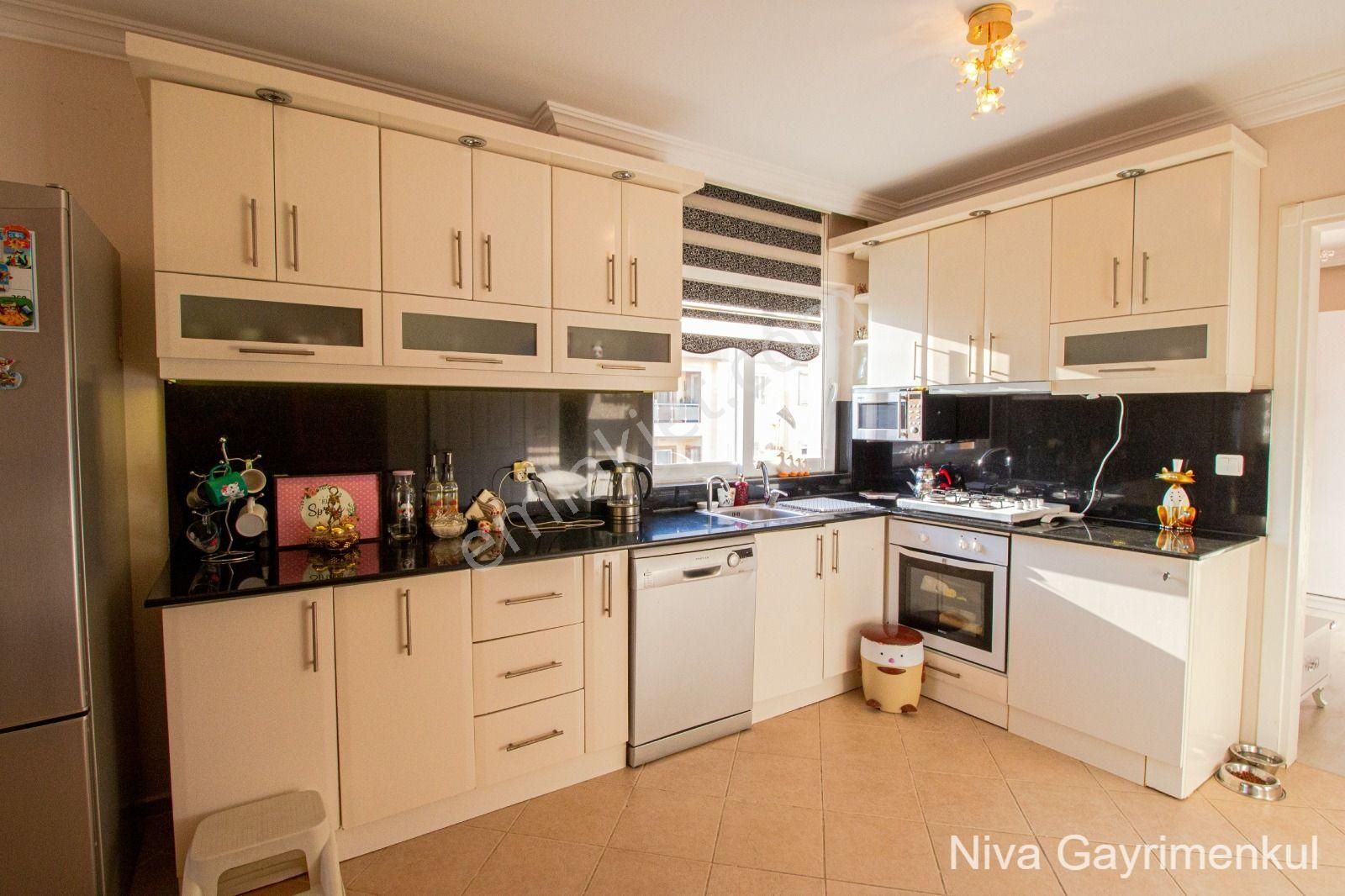 Kadınlardenizinde Çatı Dubleks Daire - Görsel 9