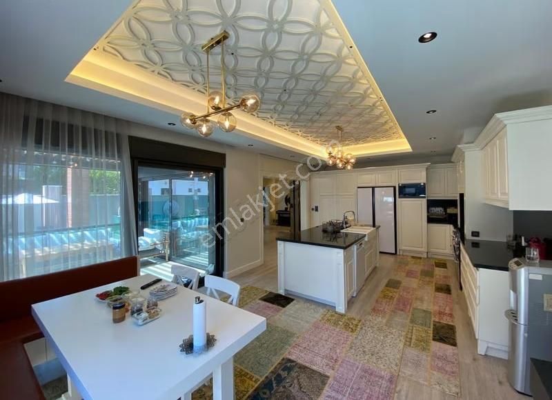 Molla Yusufta Ultra Lüks | Havuzlu | Kapalı Otoparklı Villa - Görsel 7