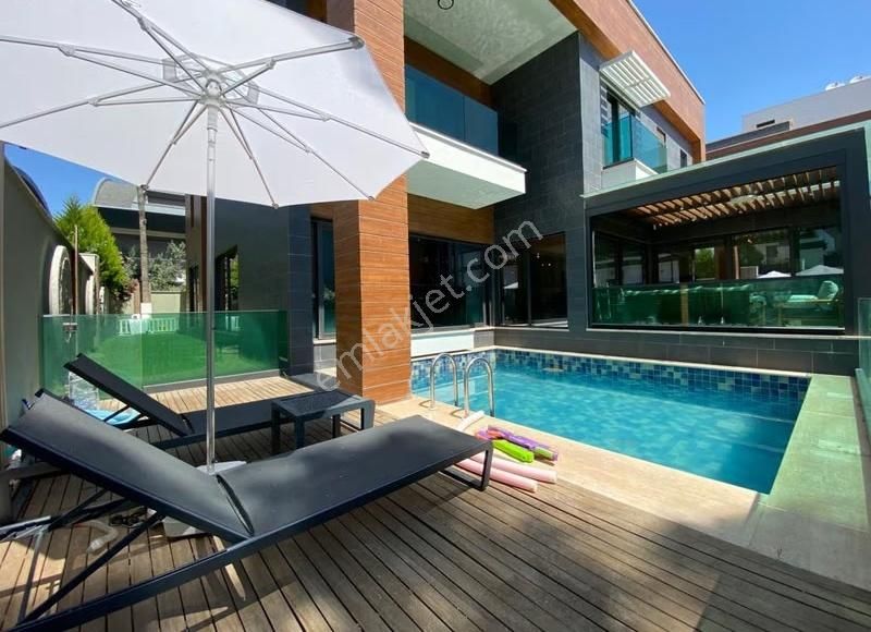 Molla Yusufta Ultra Lüks | Havuzlu | Kapalı Otoparklı Villa - Görsel 9