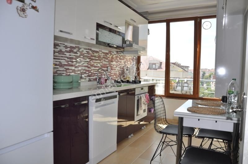 Lidya Emlak'tan Ormanlı Cad. Üstü 2+1 90m2 Ara Kat Satlık Daire