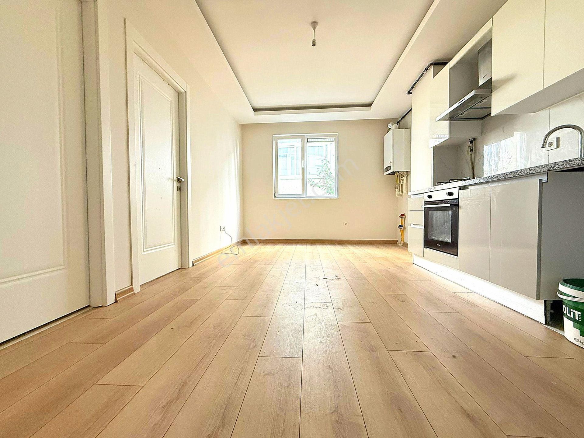 ▃birikim▃ Küçükyalı'da Yeni Binada Ulaşıma Yakın Ara Kat Boş 1+1