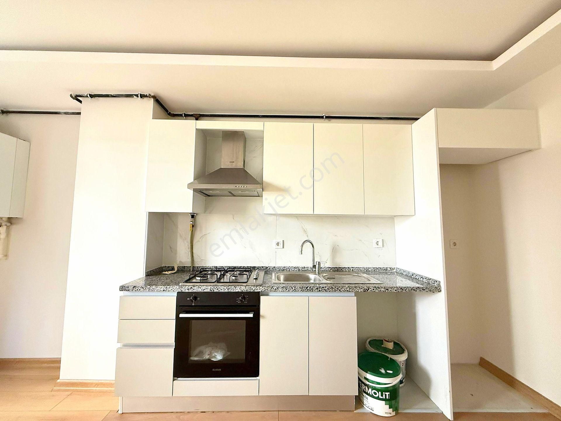 ▃birikim▃ Küçükyalı'da Yeni Binada Ulaşıma Yakın Ara Kat Boş 1+1 - Görsel 4