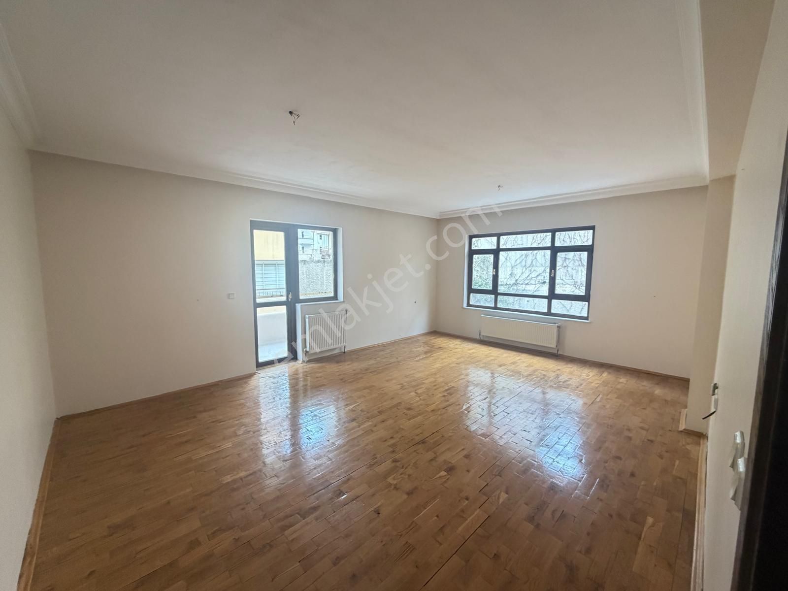 Atanora Vadi'den Kabil Cad Pareleli Ara Katta 3+1 145 M Asansörlü Daire