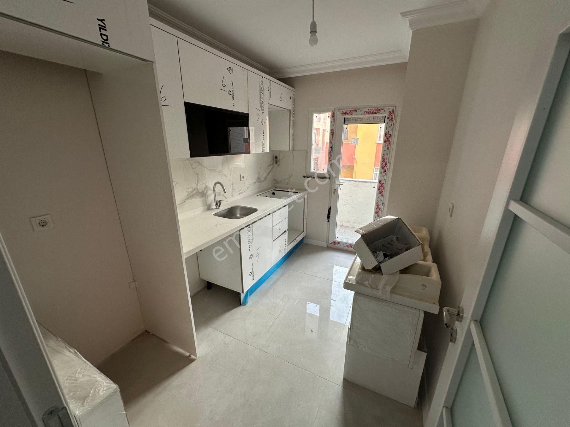 Yeni Binada Metroya Çok Yakın Geniş İskanlı 3+1 - Görsel 26