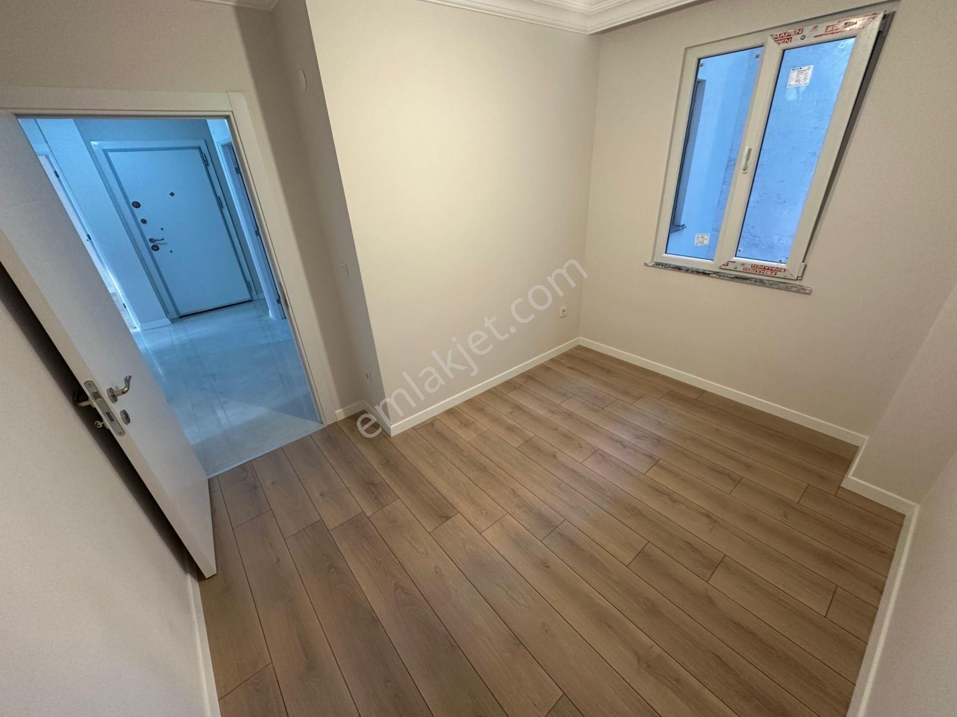 Yeni Binada Metroya Çok Yakın Geniş İskanlı 3+1 - Görsel 8