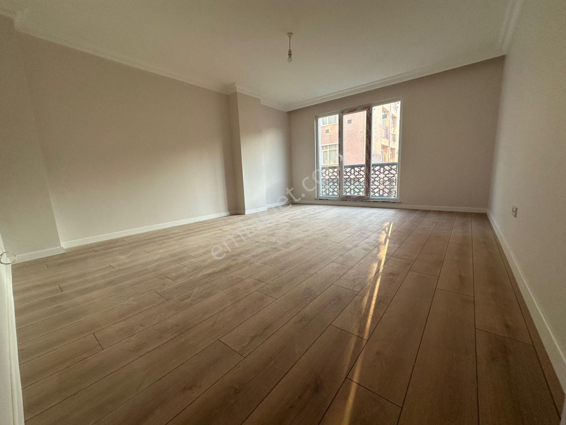 Yeni Binada Metroya Çok Yakın Geniş İskanlı 3+1 - Görsel 3