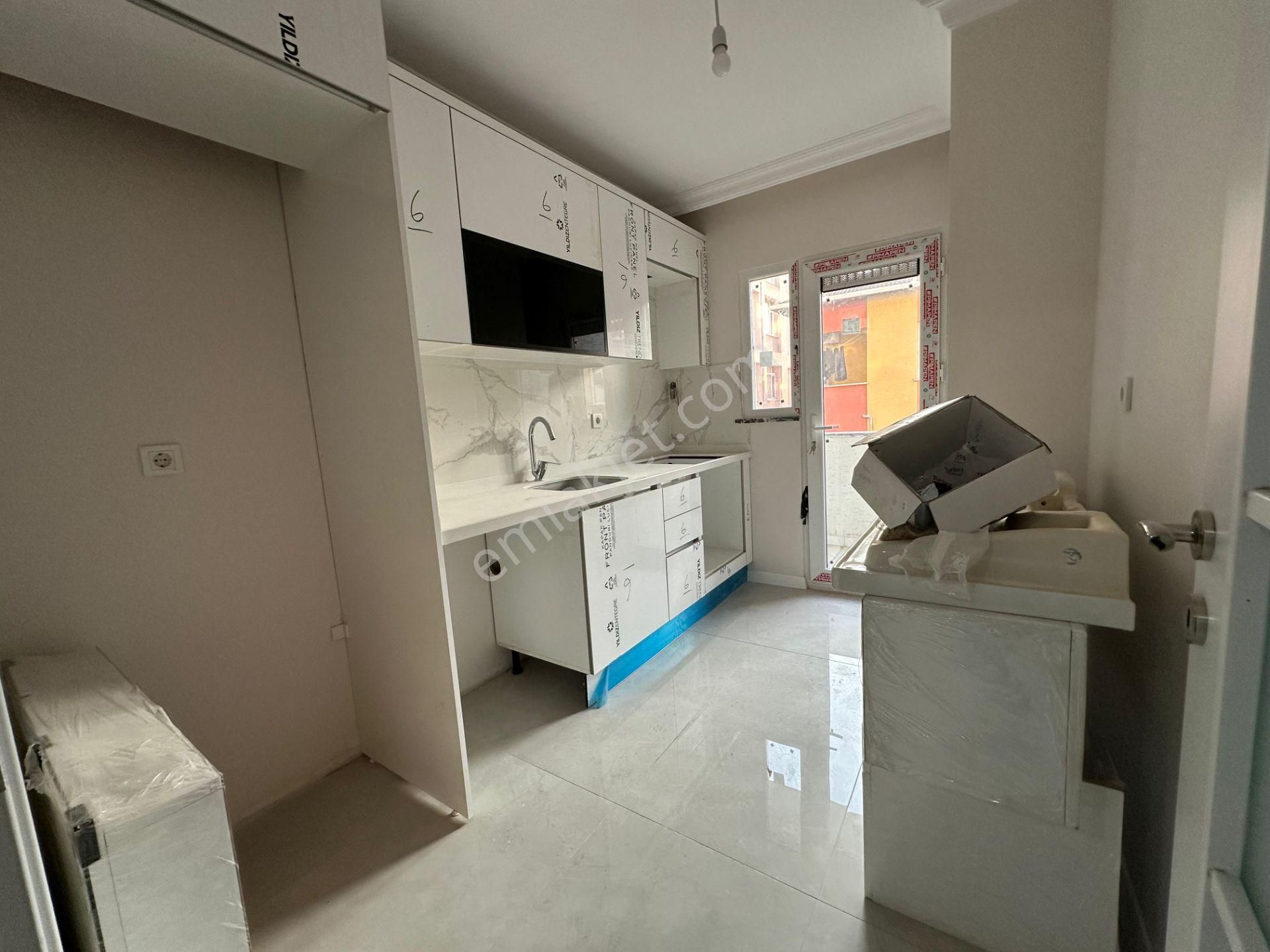 Yeni Binada Metroya Çok Yakın Geniş İskanlı 3+1 - Görsel 22