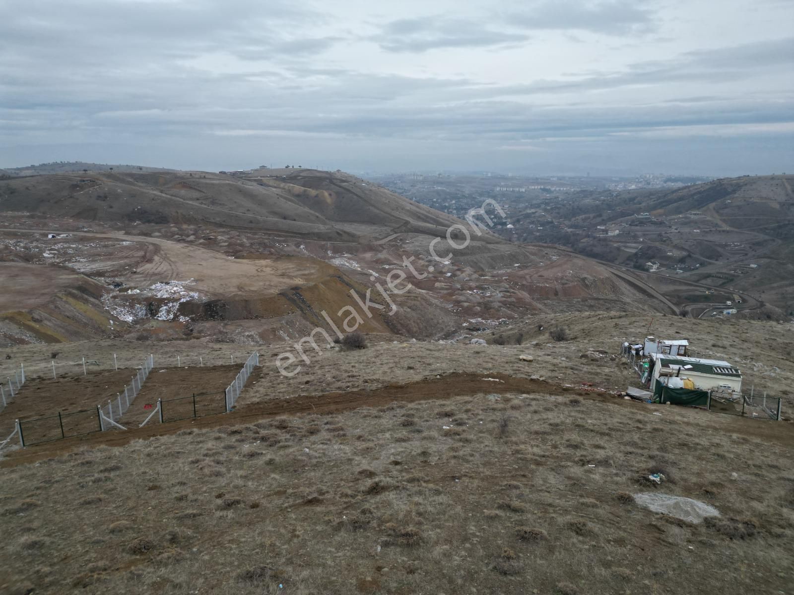 Bulvar Gayrimenkulden Satılık Tapulu Telle Çevrili Merkeze Yakın Arsa - Görsel 13