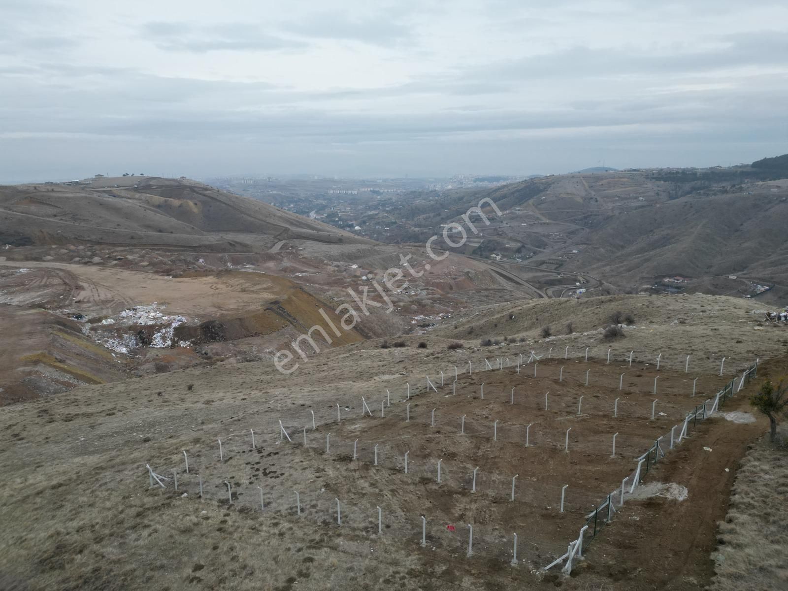 Bulvar Gayrimenkulden Satılık Tapulu Telle Çevrili Merkeze Yakın Arsa - Görsel 17