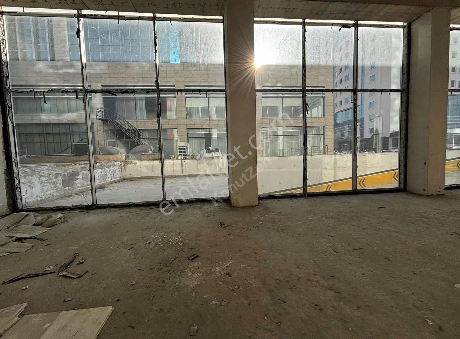 Çukurambarda 1000 M2 Satılık Dükkan - Görsel 4