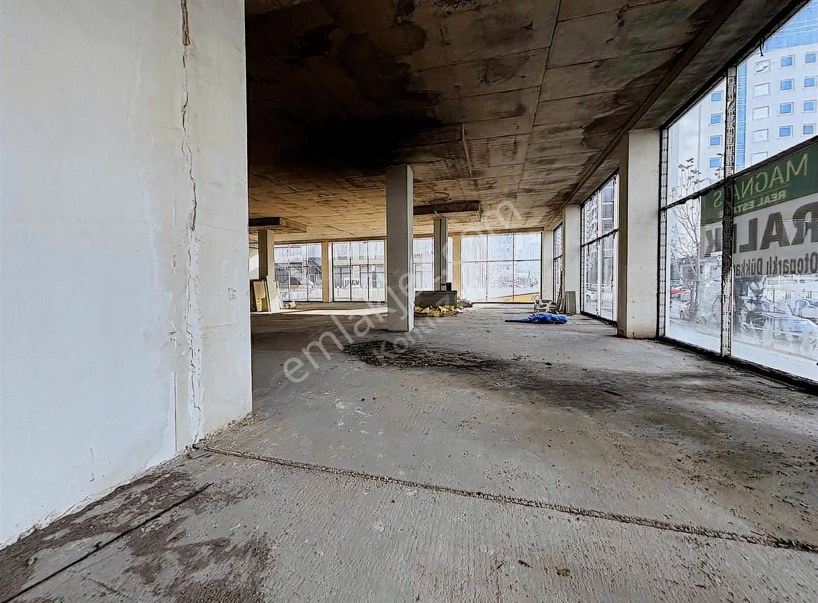 Çukurambarda 1000 M2 Satılık Dükkan - Görsel 3