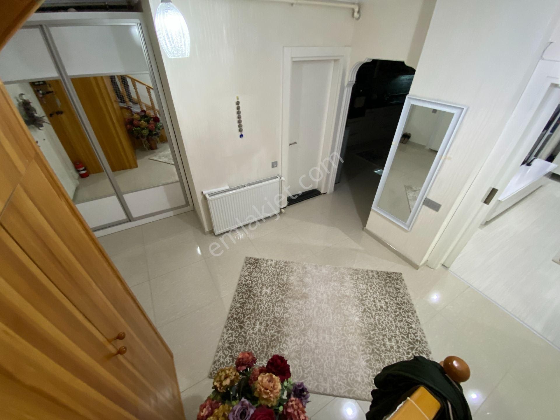 İçi Lüks Yapılı Çok Geniş Doğalgazlı Dubleks - Görsel 14