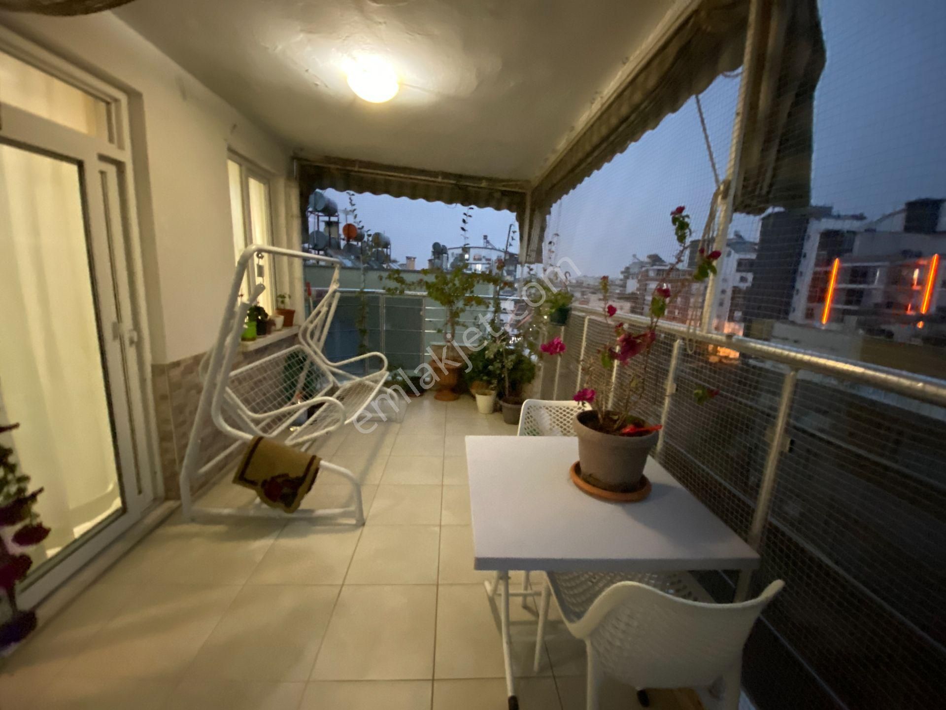 İçi Lüks Yapılı Çok Geniş Doğalgazlı Dubleks - Görsel 12