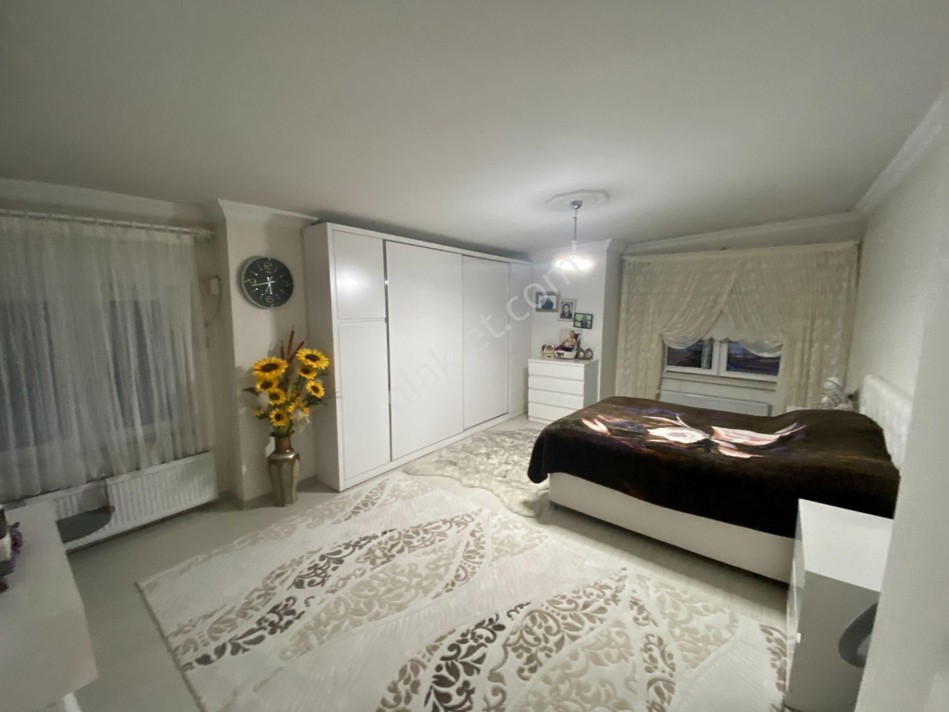 İçi Lüks Yapılı Çok Geniş Doğalgazlı Dubleks - Görsel 18