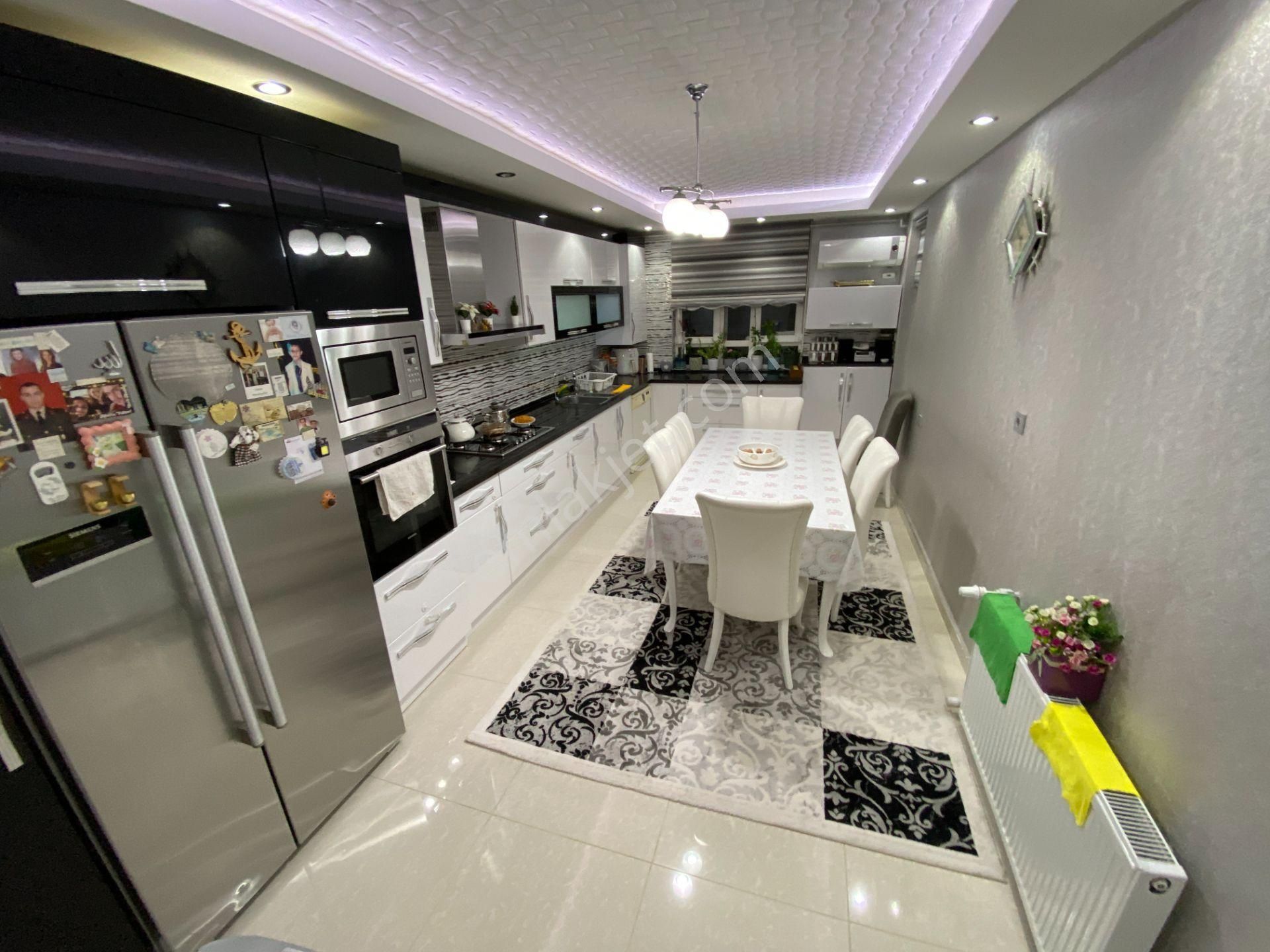 İçi Lüks Yapılı Çok Geniş Doğalgazlı Dubleks - Görsel 3