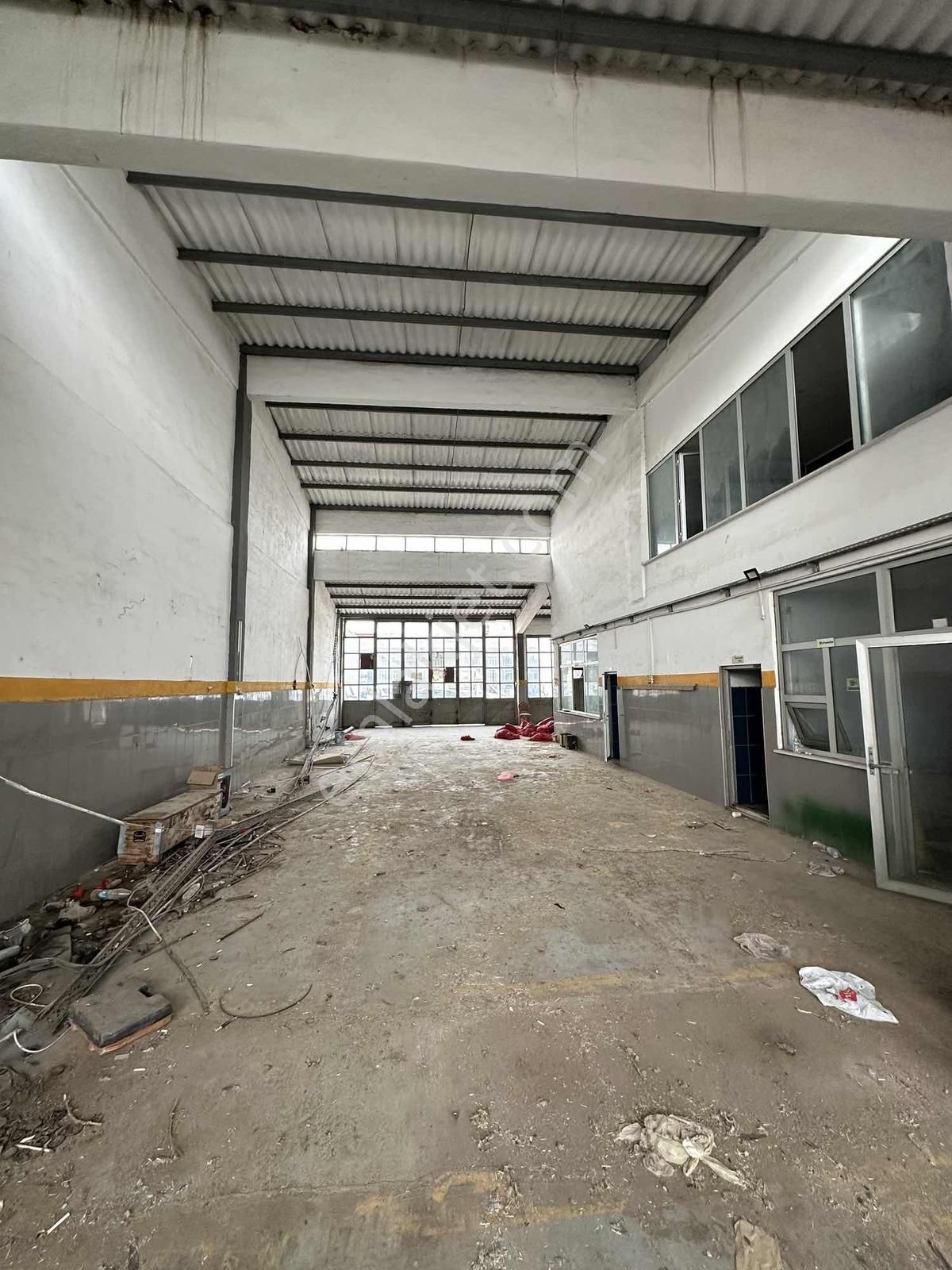 Karacabey Sanayi Sitesinde Kiralık Çift Cephe Dükkan 400m2 - Görsel 17