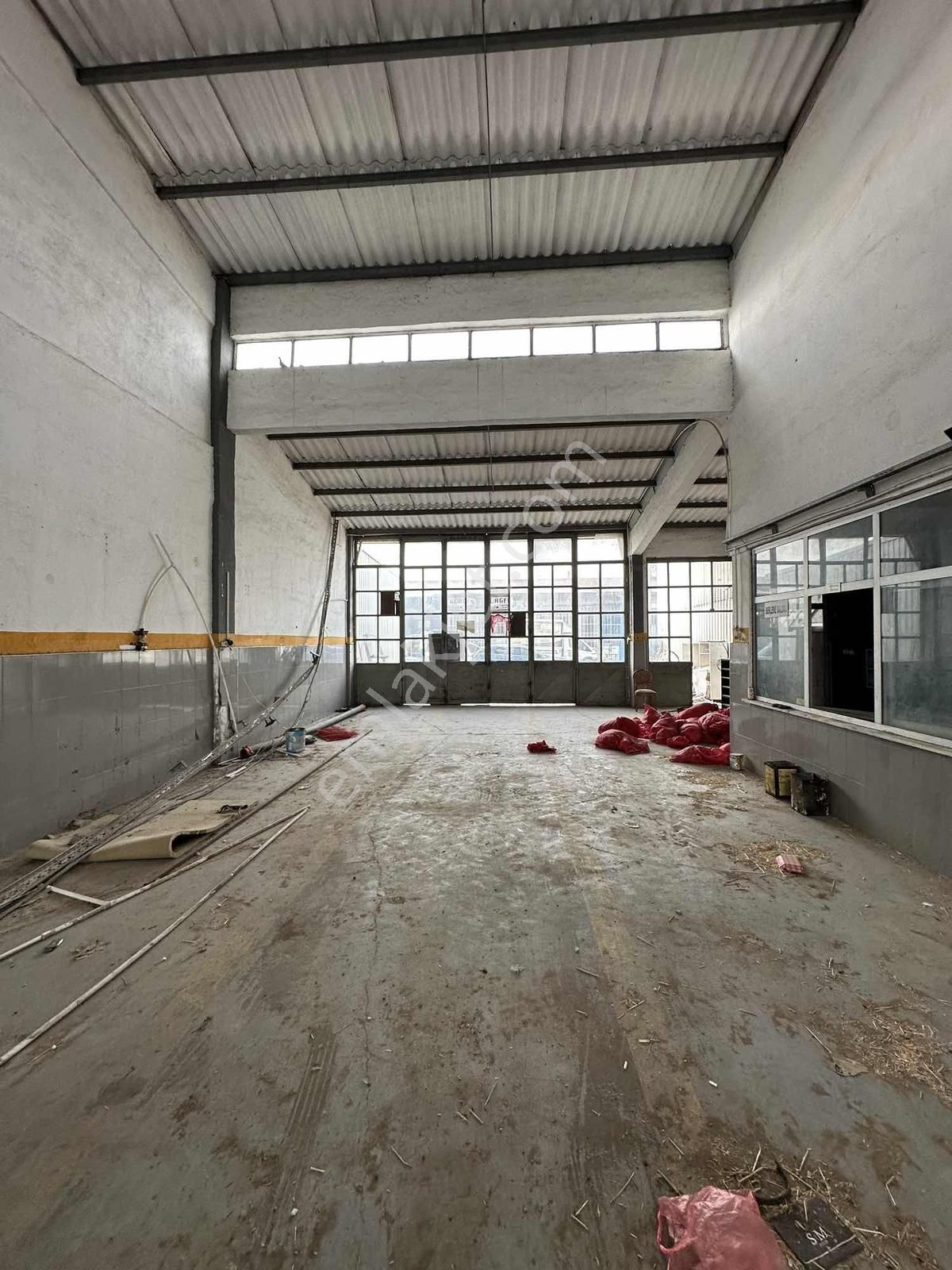 Karacabey Sanayi Sitesinde Kiralık Çift Cephe Dükkan 400m2 - Görsel 2