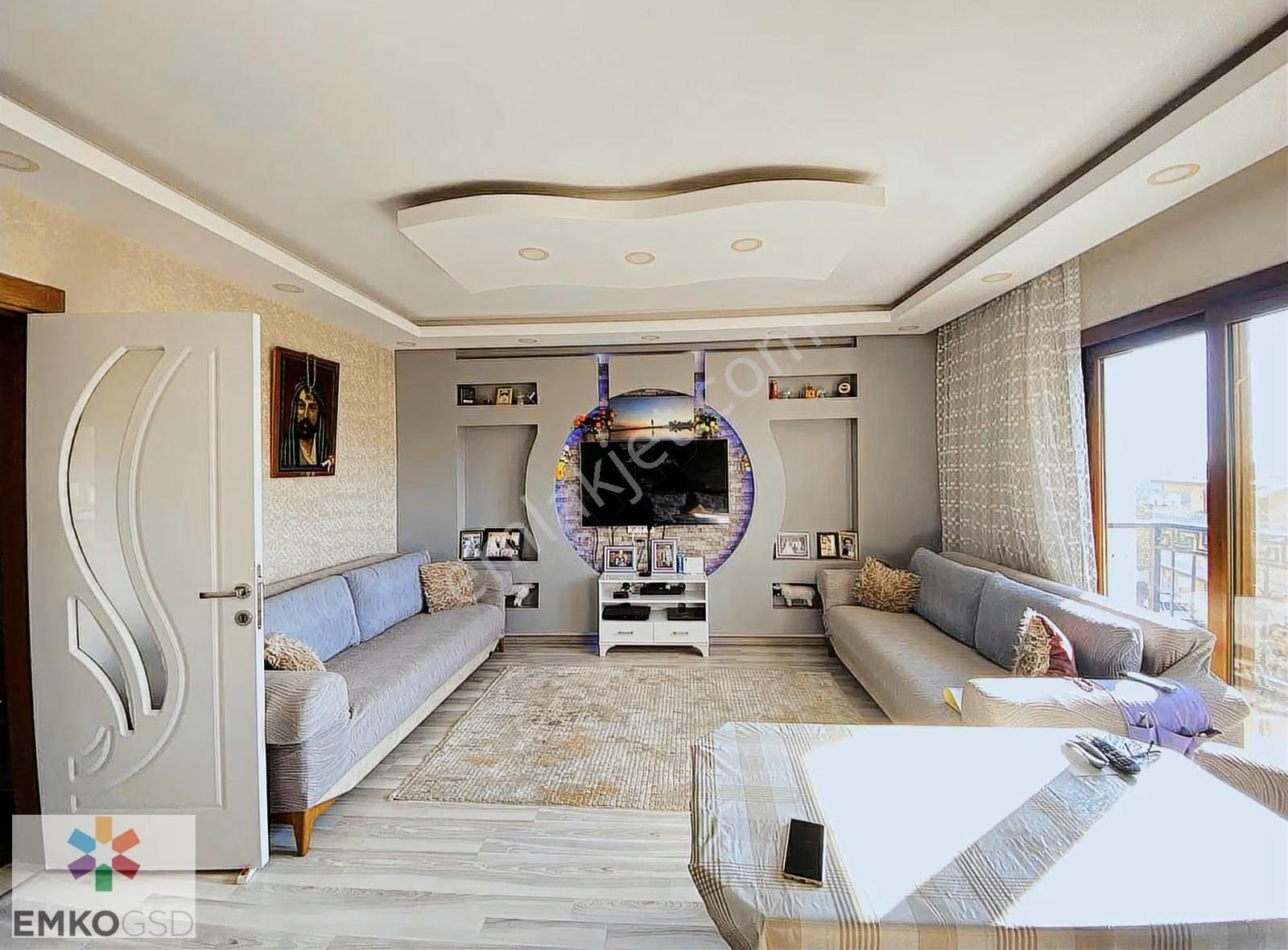 Gümüldür'de Merkezde , Çok Geniş Satılık Daire Dubleks (emko)