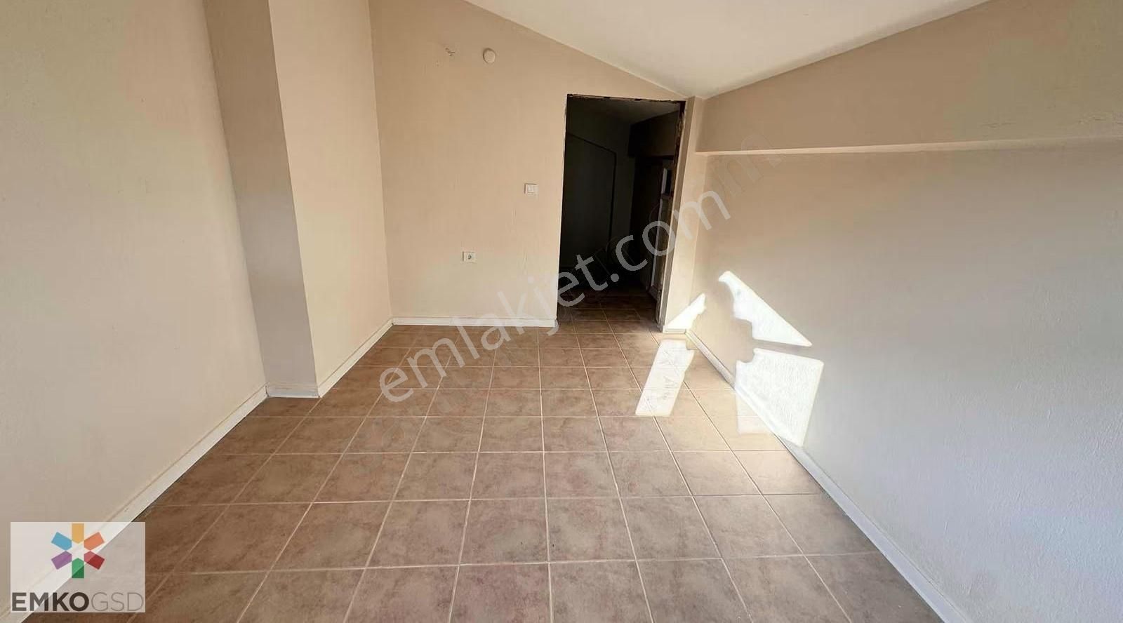 Gümüldür'de Denize 50m Satılık Fırsat Villa(yetkili Emko) - Görsel 6